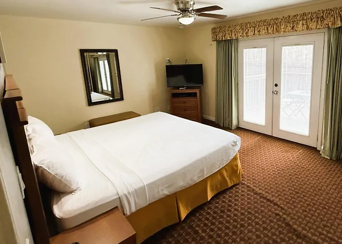 Roundhouse 5* Pinetop-Lakeside