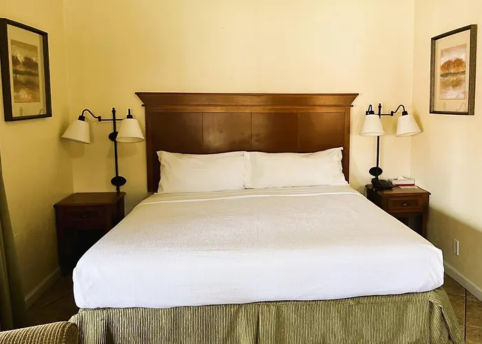 Roundhouse Hotel Pinetop-Lakeside