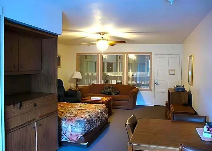 Hotel Roundhouse